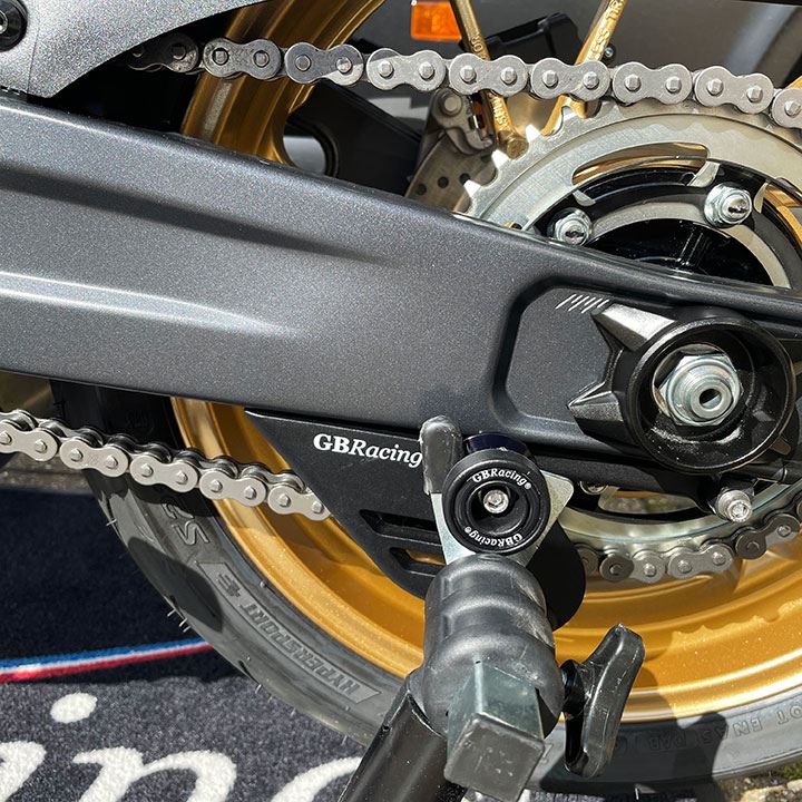 GBRacing チェーンガード付スタンドフック M6 YZF-R7 (22-25 