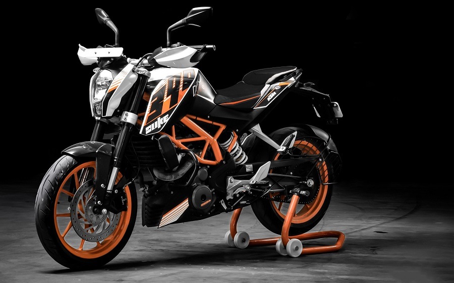 KTM DUKE 390黒いシート