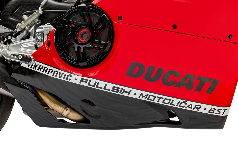 DUCATI パニガーレ V4 ジェネレーター カバー カーボン