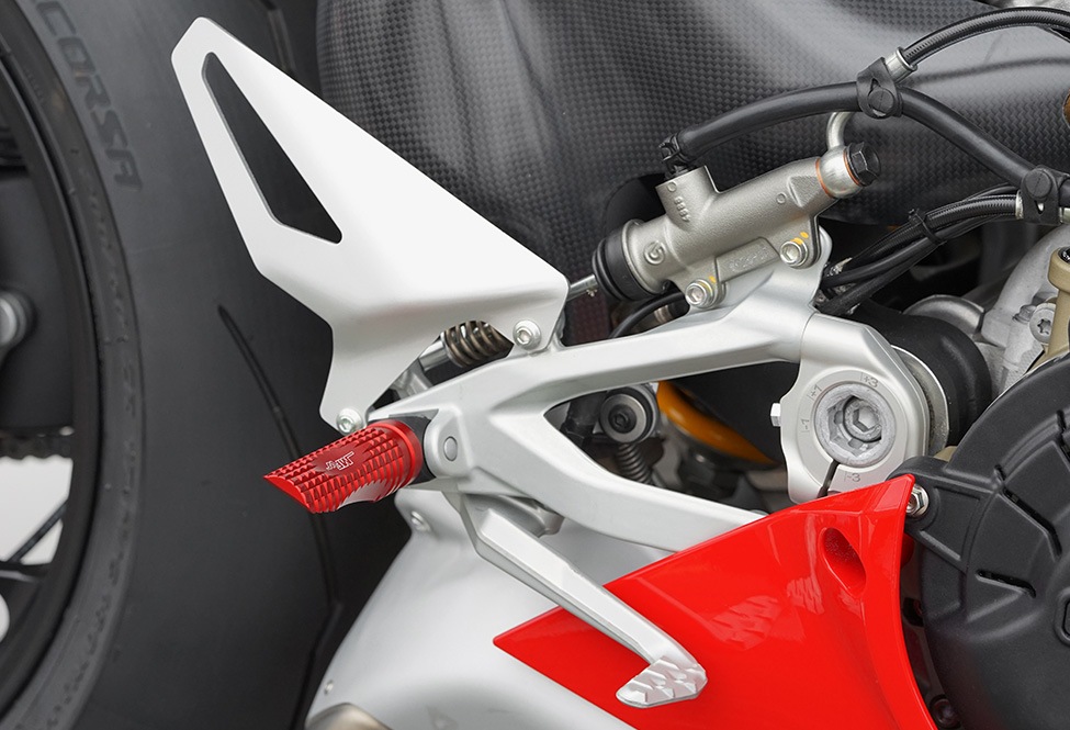 バイク用フットペグ For ZX6R 2009 2010 2011 2012 2013 2014 2015