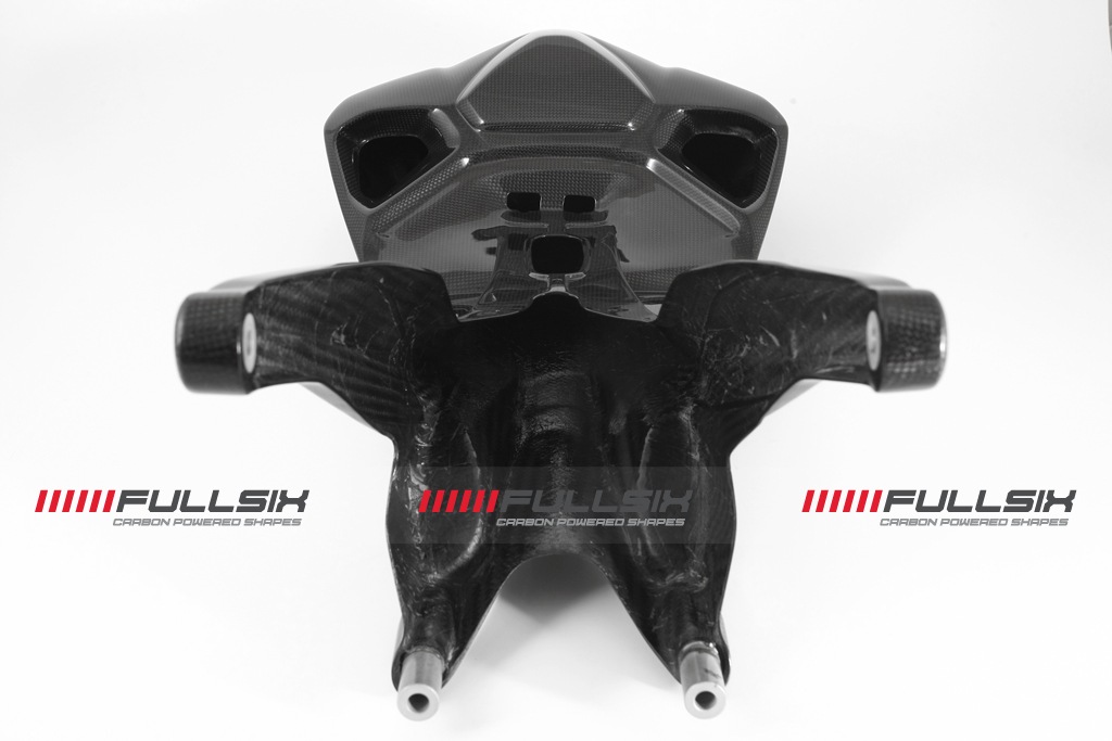 FULLSIX�ʥե륷�å����� �ɥ饤�����ܥ����������ܥ��Υ��å������ȥ졼����η������롡�ʥ졼���ѡ�DUCATI��1199/899Panigale