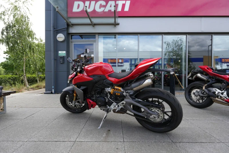 GBRacing FIM��ǧ ���󥸥󥫥С� DUCATI V2 (25-) 