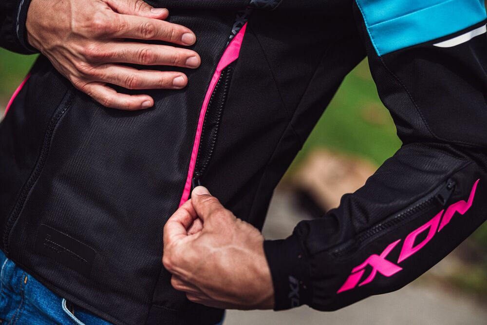 IXON (イクソン) M-PULSION AIR A ジャケット (BLACK/BLUE/PINK