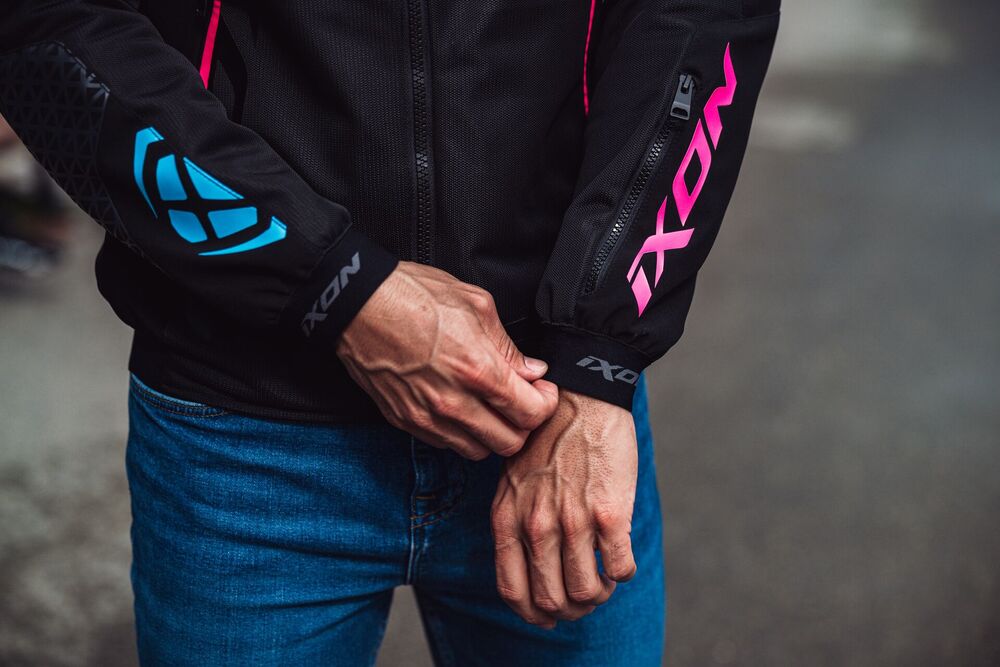 IXON (イクソン) M-PULSION AIR A ジャケット (BLACK/BLUE/PINK