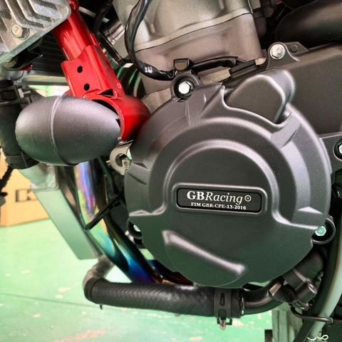 GBRacing フレームスライダー (ストリート) KAWASAKI ZX-25R (20-24