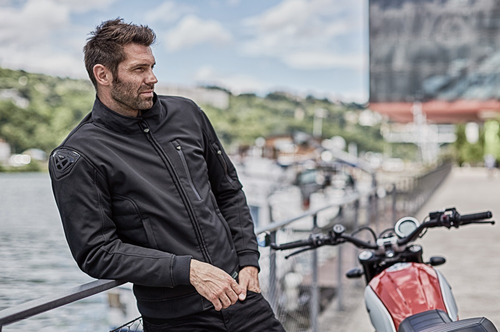 �ڥ�����30��OFF�� IXON�ʥ��������SOHO A ���㥱�å�  (Navy)