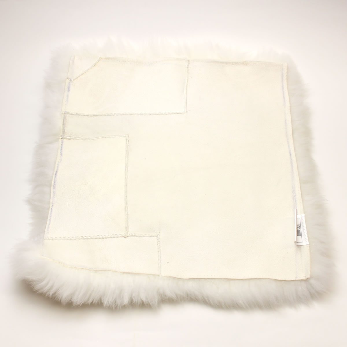 長毛Aグレードクッション　約 40×40 cm