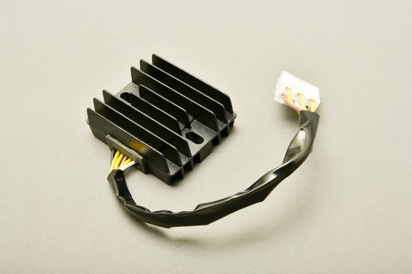 高性能ICレギュレーター　Z1000/1100J.R.GP.GPZ '81-'85