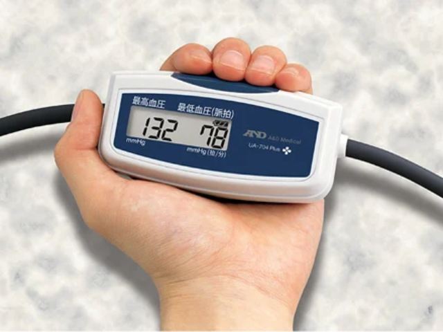 エー・アンド・デイ Ａ＆Ｄ 手動式電子血圧計 上腕式 手動加圧 UA-704Plus