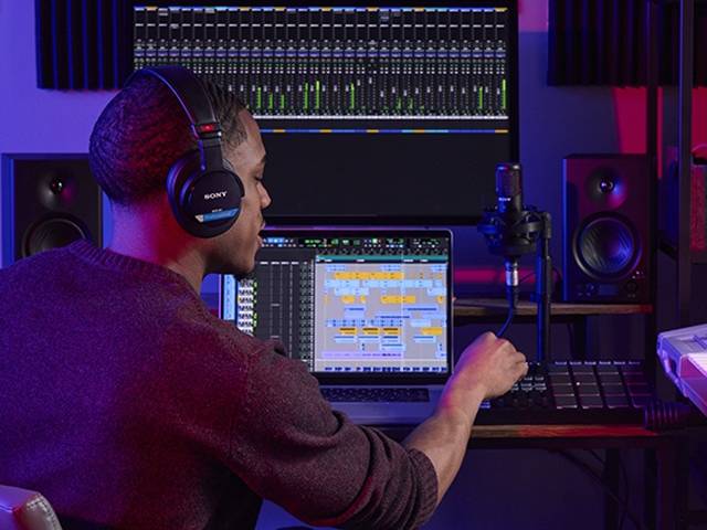 SONY ソニー 密閉型モニターヘッドホン MDR-M1