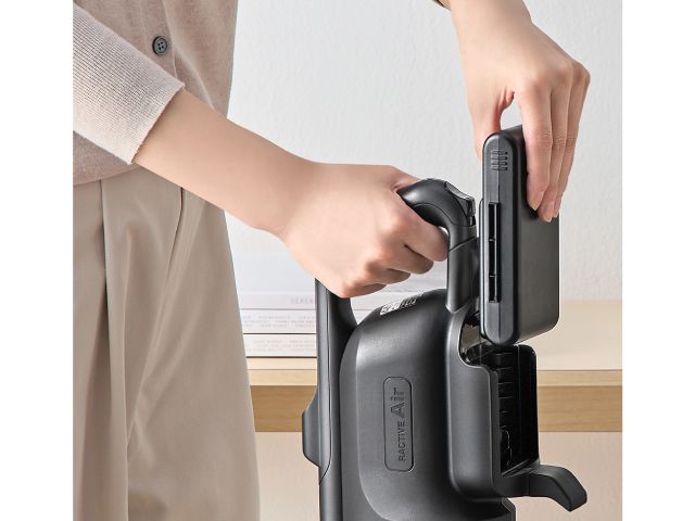 シャープ SHARP コードレススティック掃除機 RACTIVE Air POWER