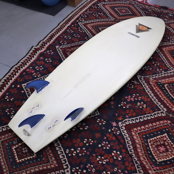 USED, TOMO 5'7" 5PLUG