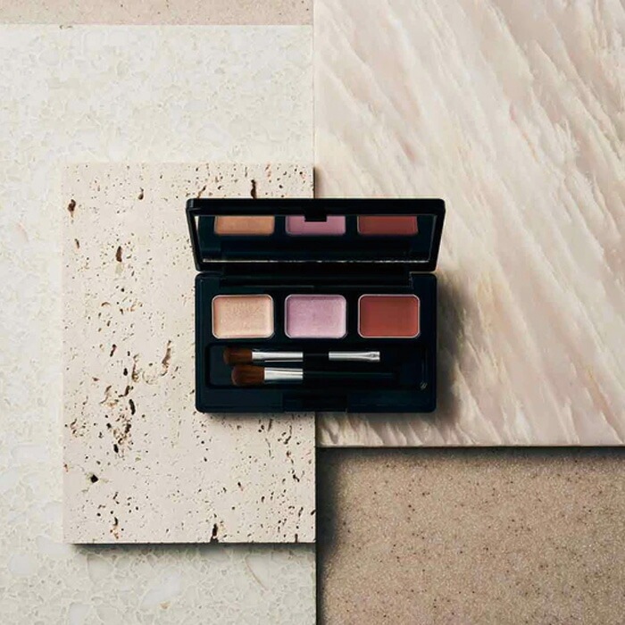 マルチフェイスカラー 無添加 UlaUla ウラウラ マルチエフェクトクリーム オーガニック 正規品 メイク 天然 ナチュラル ノンケミカル 自然 アイシャドウ アイカラー チーク ハイライト 涙袋メイク つや出し 鼻筋