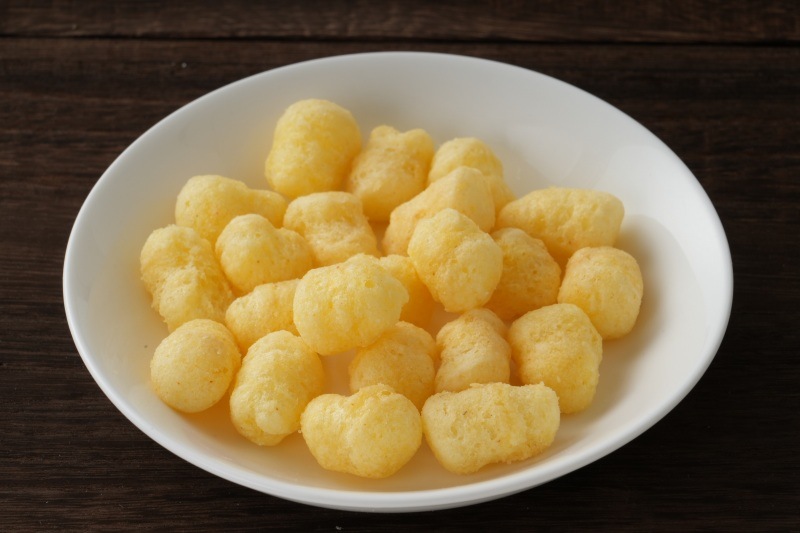 お菓子 創健社 メイシーちゃんのおきにいり シリルと山のおんがくたい 10g×4 正規品    保存料 無添加   赤ちゃん スナック おやつ コーンスナック チーズ味