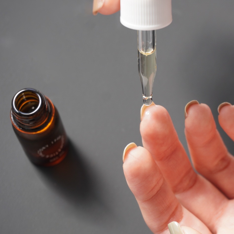 ネイルオイル イチキューヨンハチ ネイルオイル 5mL 正規品 爪用美容液 爪ケア 自然由来成分 ラケシス配合 1948- COSMETICS FACTORY.  イチキューヨンハチコスメティクスファクトリー