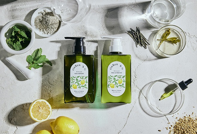 薬用シャンプー 凜恋（リンレン）薬用スカルプケア シャンプー ミント＆レモン 400mL 正規品 ヘアケア 天然 自然 ナチュラル 植物由来成分 ノンシリコン ハリ コシ 頭皮ケア フケ 痒み 血行促進 育毛 rinRen