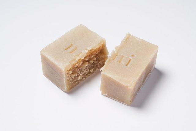 洗顔石けん ニニ バネサヴォン 100g ザクロ 無添加 無農薬 正規品 天然 ナチュラル ノンケミカル 自然 美人肌 Organic 洗顔料  石鹸 nini