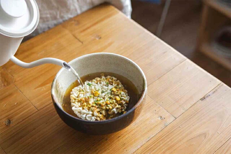 即席うどん 創健社 お湯かけ麺 カレーうどん 正規品 国内産 オーガニック 無農薬 有機  植物素材 動物性原料不使用 インスタントうどん 中太麺