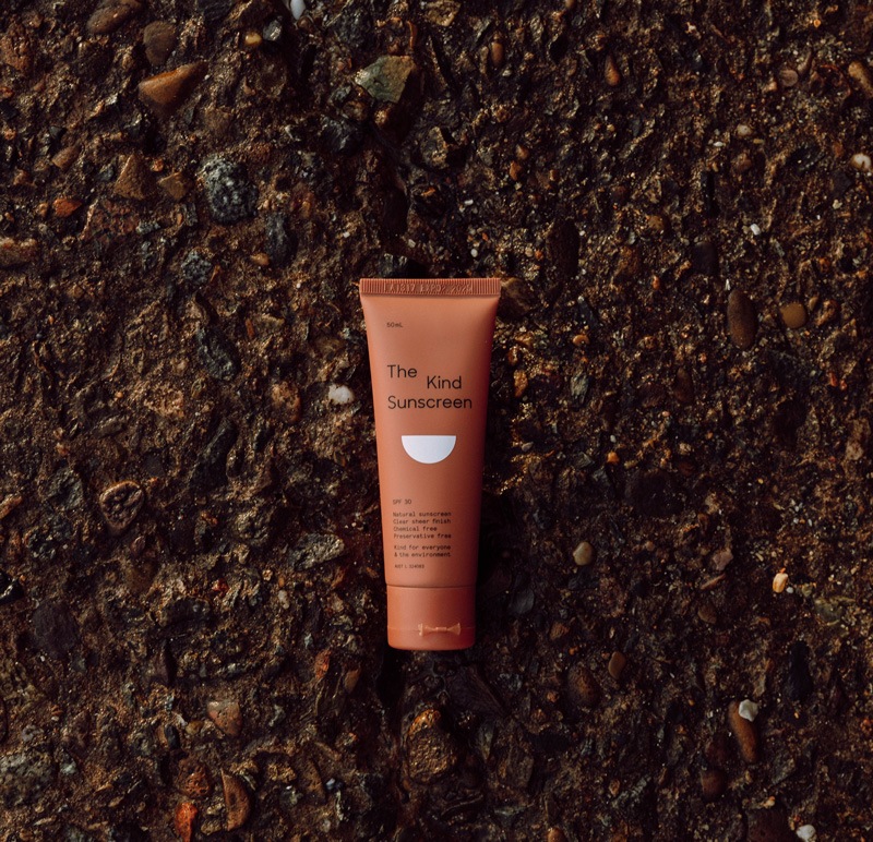 日焼け止め The Kind Sunscreen ザ カインド サンスクリーン 50mL SPF30 正規品 無香料 オーストラリア製 UVケア 紫外線対策 ナチュラルコスメ ノンコメドジェニック 100％天然由来成分 ブロードスペクトル 敏感肌 ノンナノ処方 UVA・UVBカバー