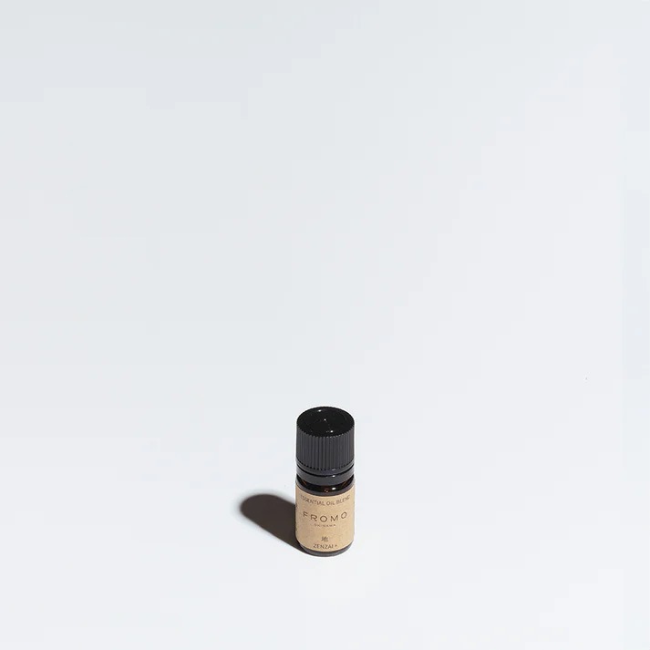 エッセンシャルオイル フローモアロマ エッセンシャル オイル 5ml 正規品 無添加 天然 ピュアオイル 植物 花 葉 果実 木 精油 アロマ ストレス 緊張 リラックス デュフューザー アロマポット FROMO AROMA