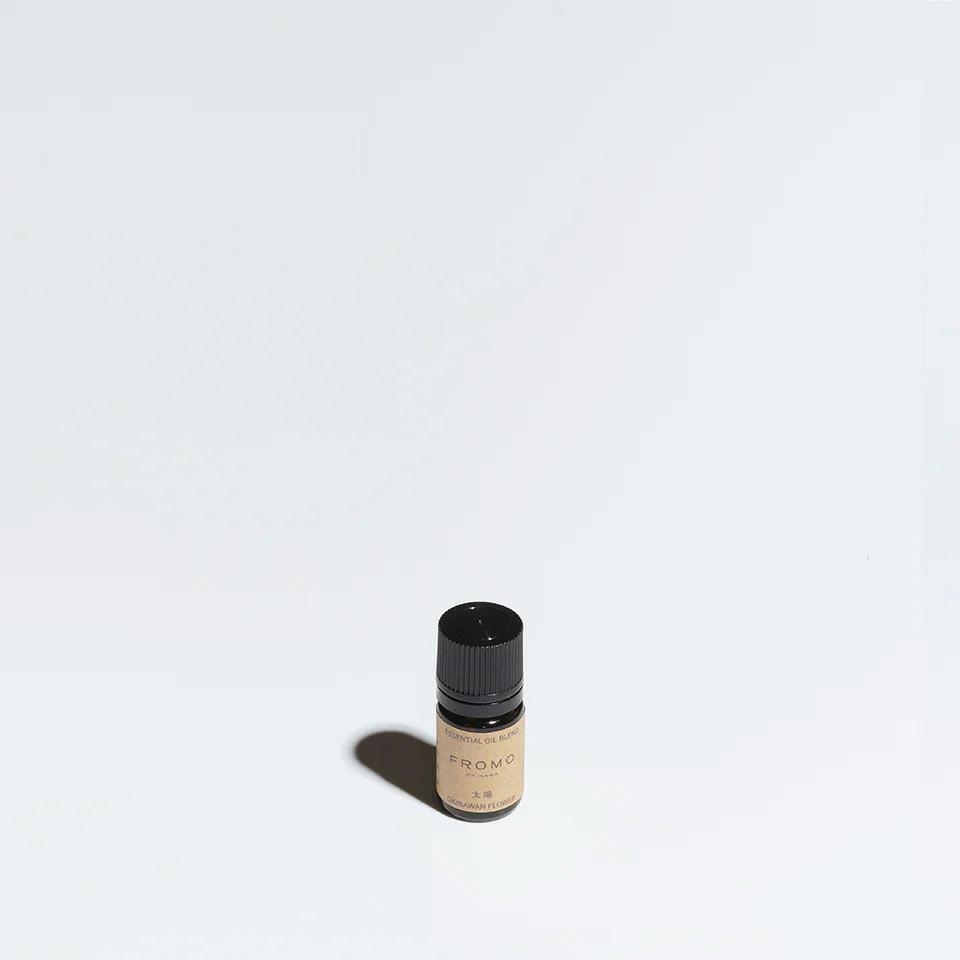 エッセンシャルオイル フローモアロマ エッセンシャル オイル 5ml 正規品 無添加 天然 ピュアオイル 植物 花 葉 果実 木 精油 アロマ ストレス 緊張 リラックス デュフューザー アロマポット FROMO AROMA