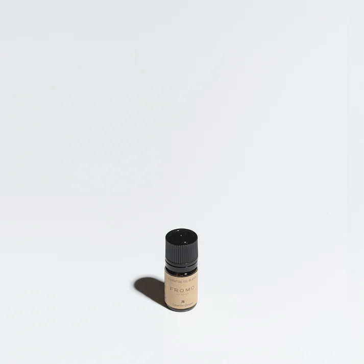 エッセンシャルオイル フローモアロマ エッセンシャル オイル 5ml 正規品 無添加 天然 ピュアオイル 植物 花 葉 果実 木 精油 アロマ ストレス 緊張 リラックス デュフューザー アロマポット FROMO AROMA