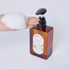 薬用シャンプー 凜恋（リンレン）薬用スカルプケア シャンプー カモミール＆モミ 400mL 購入金額別特典あり 正規品 ヘアケア 天然 自然 ナチュラル 植物由来成分 ノンシリコン ハリ コシ 年齢に応じたケア 頭皮ケア フケ 痒み 血行促進 育毛 rinRen