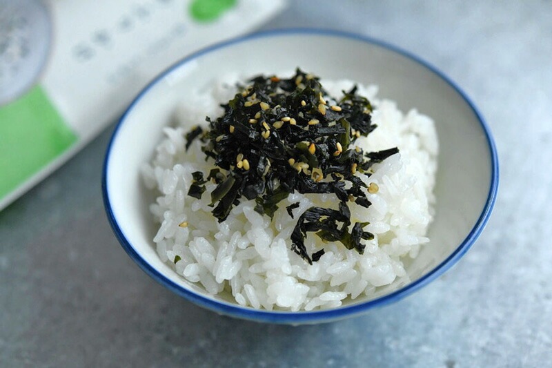 ふりかけ 白ごはん.com ソフトタイプふりかけ ごはんふりかけ 25g 正規品 国内産 保存料 無添加   遺伝子組み換え原料不使用 自然 山本佐太郎商店