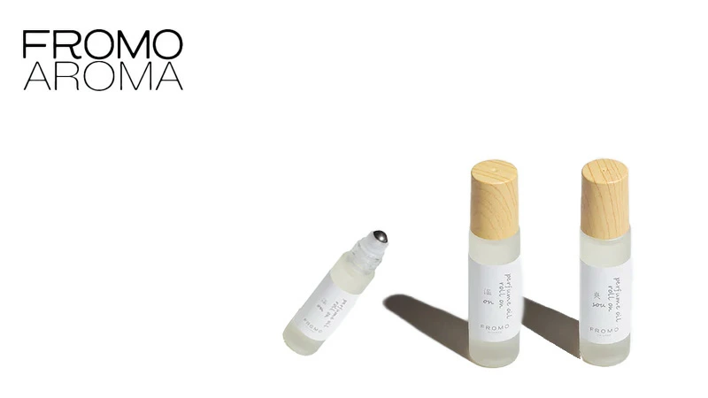 携帯アロマ フローモアロマ パフューム オイル ロールオン 10ml 正規品 無添加 天然 ピュアオイル 保湿オイル 植物 花 葉 果実 木 天然精油 こめかみ 耳の後ろ 塗る ロールオン ストレス 緊張 リラックス FROMO AROMA