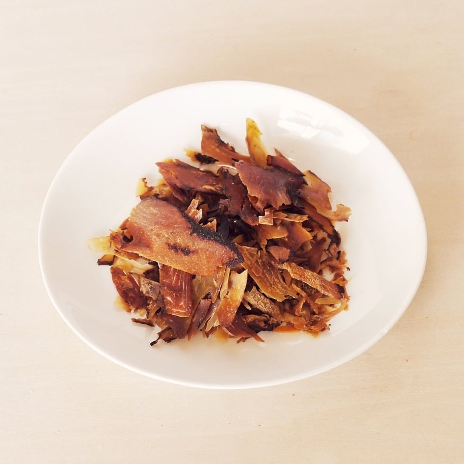 ペットフード 無添加 ヘルシーアニマルズ 北海道産 鮭の燻製 厚削り 30g 無添加 無着色 植物発酵酵素 たもぎ茸配合 犬用おやつ 猫用おやつ オーガニック 無添加 正規品 天然 ナチュラル 自然 北海道 ドックフード キャットフード