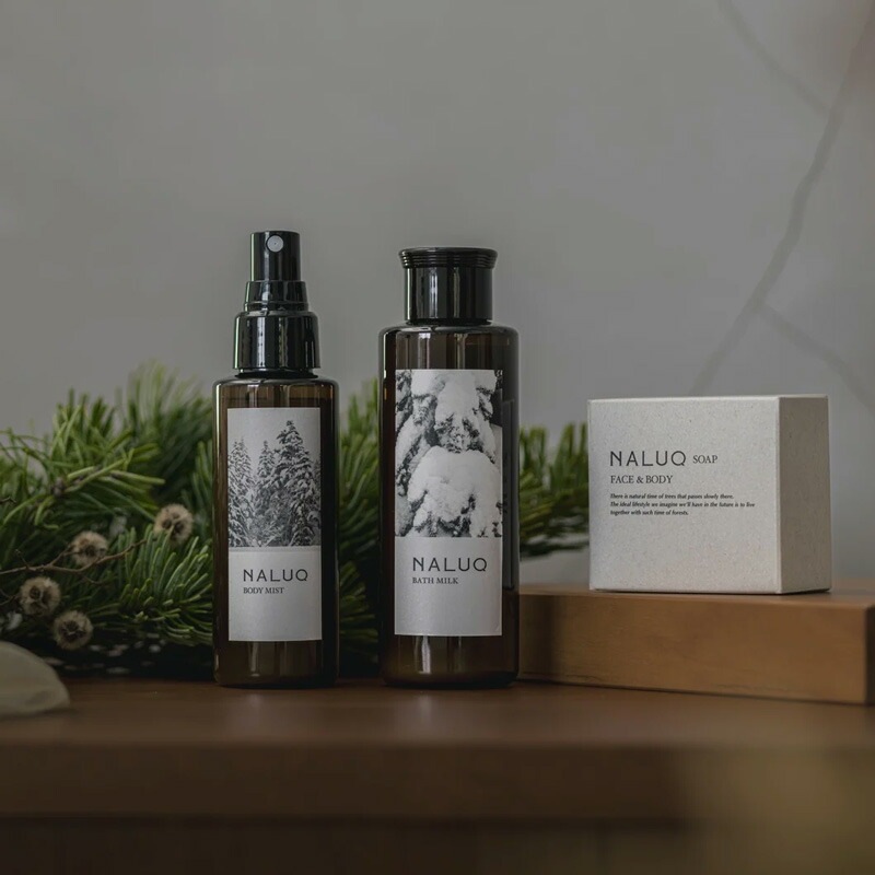 ボディスプレー NALUQ ボディミスト 100ml 無添加 正規品 国内産 人工香料不使用 ナチュラル 天然 北海道産原料 シラカバウォーター ツボクサ葉エキス シラカバ新芽エキス アロエベラ液汁 セイヨウシロヤナギ樹皮エキス モミの森の香り ナルーク フプの森