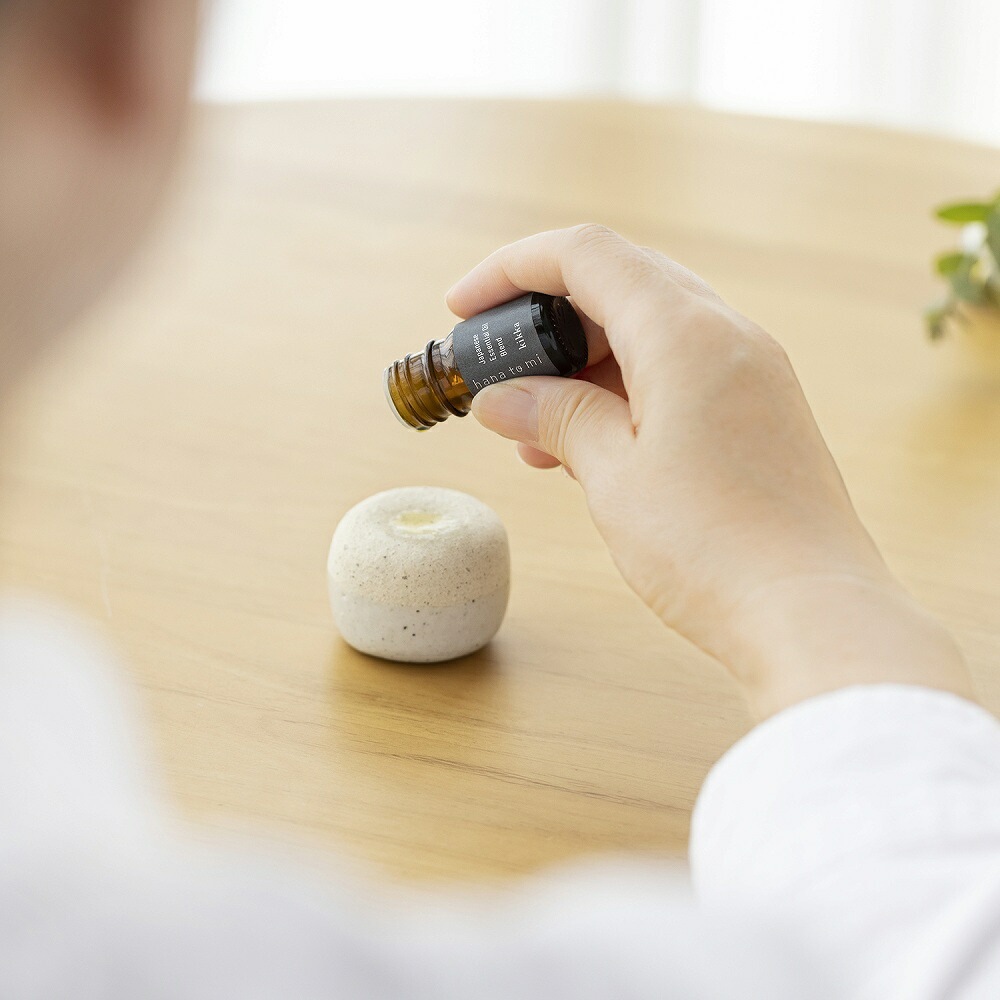 エッセンシャルオイル ハナトミ hana to mi エッセンシャルオイル 3ml 正規品 無添加 ナチュラル ノンケミカル 自然 香り オーガニック 植物療法士 ブレンドエッセンシャルオイル 精油 アロマテラピー