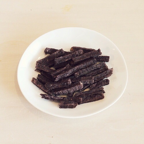 ドッグフード 無添加 ヘルシーアニマルズ　北海道馬肉スティックジャーキー　28g 無添加・無着色「酵素、たもぎ茸配合」　犬用 犬用おやつ オーガニック 無添加 正規品 天然 ナチュラル 自然