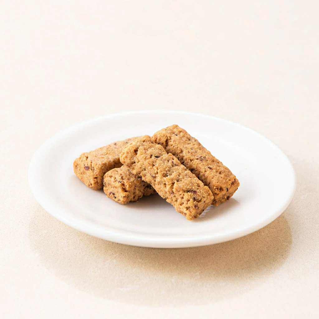 お菓子 オーサワジャパン オーサワの全粒粉ビスケット(レーズン入り) 40g 正規品 ヴィーガン マクロビオティック 砂糖・卵・乳製品不使用 自家製天然酵母 ロングセラー 有機レーズン使用 無添加おやつ