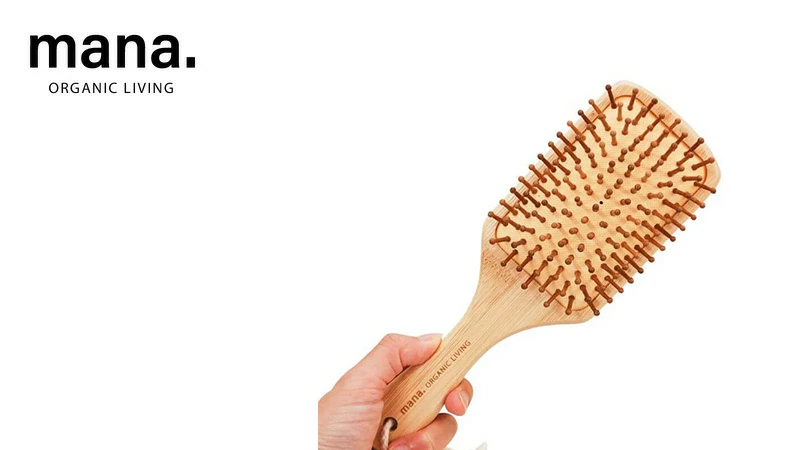 櫛 マナ オーガニックリビング バンブーヘアブラシ 正規品 竹櫛 竹クシ 竹製ヘアブラシ 孟宗竹 ツヤ髪 頭皮ブラシ 頭皮マッサージ 静電気防止 ヘッドスパ おしゃれ 天然素材 自然素材 mana. ORGANIC LIVING
