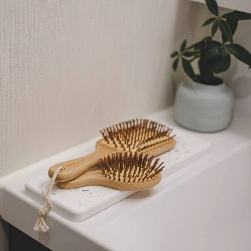 櫛 マナ オーガニックリビング バンブーヘアブラシmini 正規品 竹櫛 竹クシ 竹製ヘアブラシ 孟宗竹 ツヤ髪 頭皮ブラシ 頭皮マッサージ 静電気防止 ヘッドスパ おしゃれ 天然素材 自然素材 mana. ORGANIC LIVING