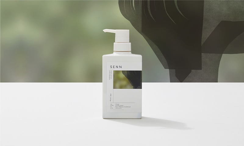 オールインワンシャンプー SENN セン アロマリトリート スカルプトリートメントシャンプー 400g 実 木陰 正規品 天然 ナチュラル ノンシリコン 1本で8役 トリートメント不要 スカルプケア ヘアケア アロマ香る リラックス 人工香料不使用 天然精油