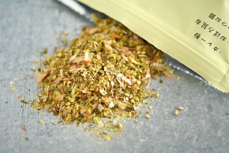 ふりかけ 白ごはん.com 和風カレーふりかけ 25g 正規品 国内産 保存料 無添加   遺伝子組み換え原料不使用 自然 山本佐太郎商店