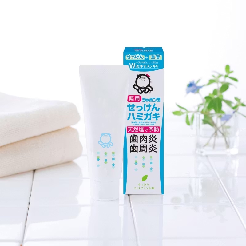 シャボン玉石けん 歯磨き粉 薬用せっけんハミガキ 80g 【シャボン玉石けん】 医薬部外品 正規品 ナチュラル 着色料・酸化防止剤・合成界面活性剤不使用 塩はみがきトゥースペースト ペパーミント