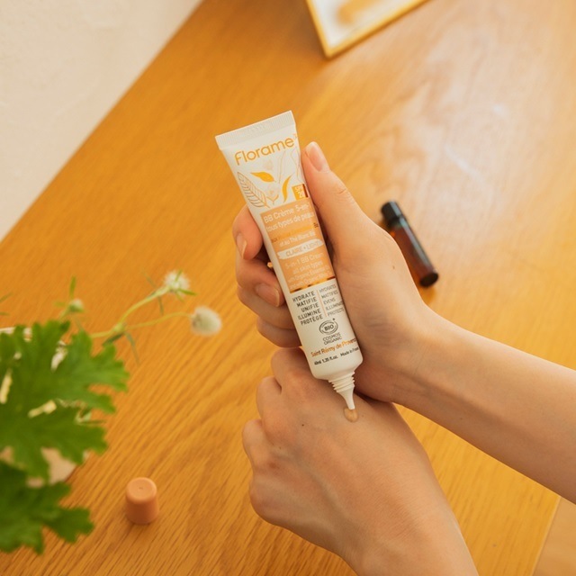 BBクリーム フローラム 5in1 スキンケアBBクリーム 40ml Florame オーガニック COSMOS ORGANIC 正規品 Meilleur Produit Bio ノンケミカル  天然成分 エッセンシャルオイル オールインワンファンデーション 時短コスメ SDGS ナチュラル