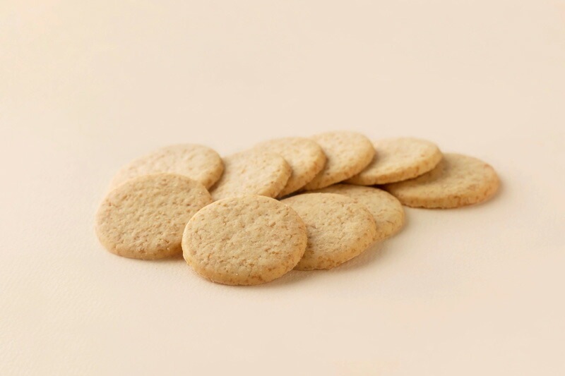 和サブレ 大地のおやつ ツバメサブレ 100g 正規品 国内産 保存料 無添加   遺伝子組み換え原料不使用 自然 山本佐太郎商店 古代小麦てんさい糖 米油 ディンケル小麦全粒粉 さっくり ほろり 和風サブレ