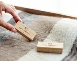 防虫剤 無添加 KUSU HANDMADE クスハンドメイド エコブロック 12個＋カンフルオイル10ml 防虫・アロマ用木のブロック 正規品 オーガニック アロマオイル 防虫 虫よけ 衣類の防虫 衣替え