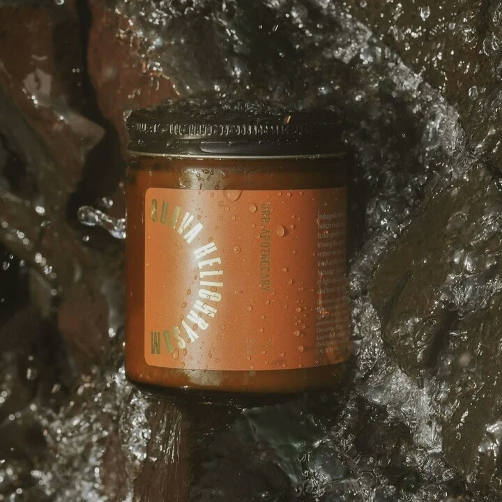 ボディスクラブ アーブアポセカリー シュガースクラブ（グァバの香り） 297g オーガニック 無添加 正規品 ボディケア 紫外線ダメージケア ムルムルバター グアバ種子油 シアバター ヘリクリサム 天然 ナチュラル ノンケミカル 自然 URB APOTHECARY