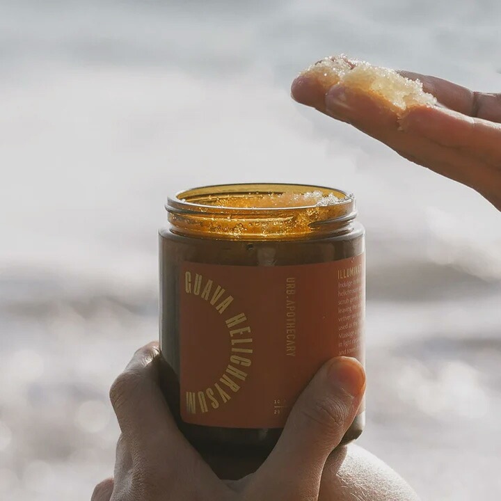 ボディスクラブ アーブアポセカリー シュガースクラブ（グァバの香り） 297g オーガニック 無添加 正規品 ボディケア 紫外線ダメージケア ムルムルバター グアバ種子油 シアバター ヘリクリサム 天然 ナチュラル ノンケミカル 自然 URB APOTHECARY