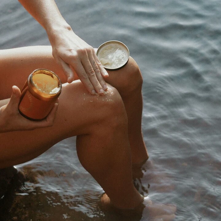 ボディスクラブ アーブアポセカリー シュガースクラブ（グァバの香り） 297g オーガニック 無添加 正規品 ボディケア 紫外線ダメージケア ムルムルバター グアバ種子油 シアバター ヘリクリサム 天然 ナチュラル ノンケミカル 自然 URB APOTHECARY