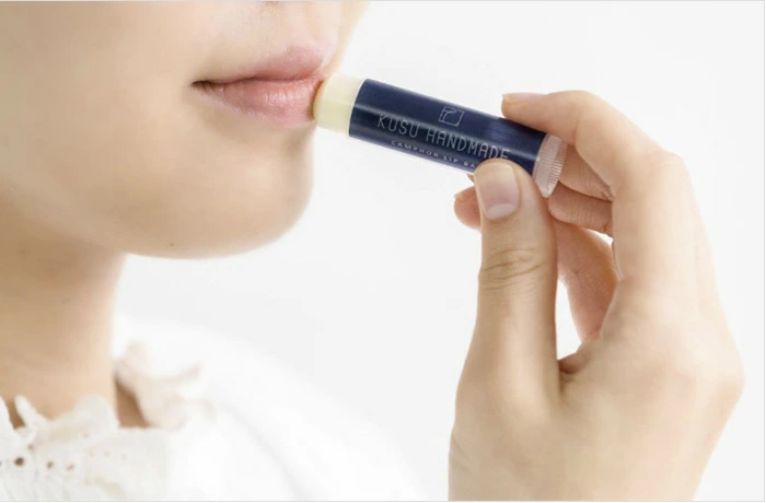 リップクリーム 無添加 KUSU HANDMADE クスハンドメイド カンフル&ボタニカル リップバーム 5ｇ 正規品 オーガニック スキンケア リップケア スティック 楠 クスノキ 天然 ナチュラル