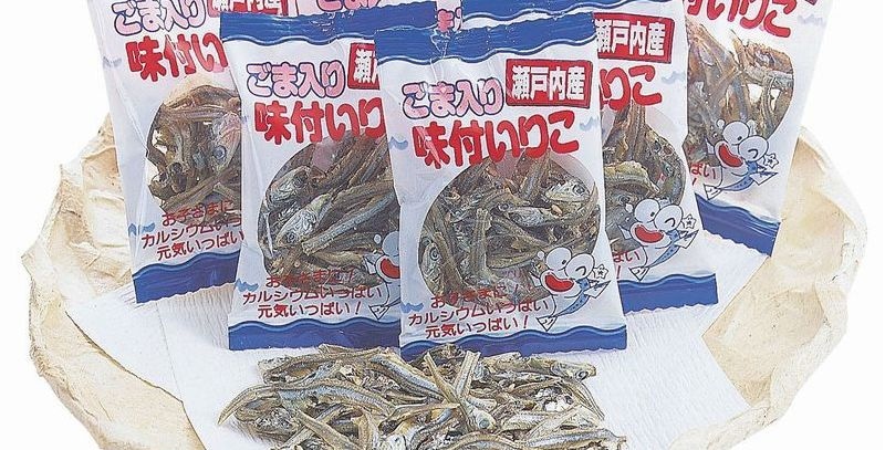 小魚スナック 健康志向菓子のサンコー ごま入り味付いりこ 30g(2.5g×12袋) 個包装 正規品   保存料 無添加  カタクチイワシ カルシウム