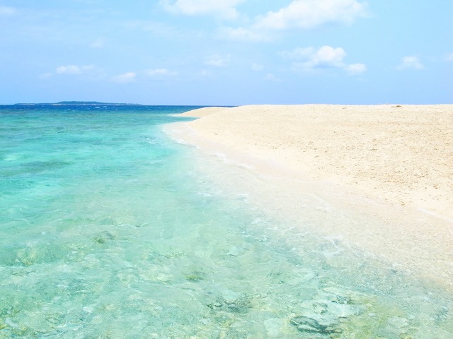 ボディパウダー MOONSOAP ムーンソープ マーメイドＵＶシルキーパウダー 70ml サンゴパウダー コメデンプン UV オーガニック 無添加 正規品 低刺激 天然成分のみ ナチュラル