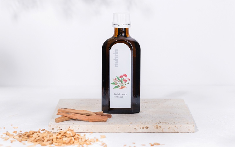 入浴剤 nahrin ナリン バスエッセンス サンダルウッド 50mL(約8回分)/125mL(約20回分) 正規品 バスオイル 天然ハーブ エキゾチック ウッディ フローラル 白檀 自然 ナチュラル 人工香料不使用 リラックス 安らぎ 癒し アロマ しっとり 保湿 潤い
