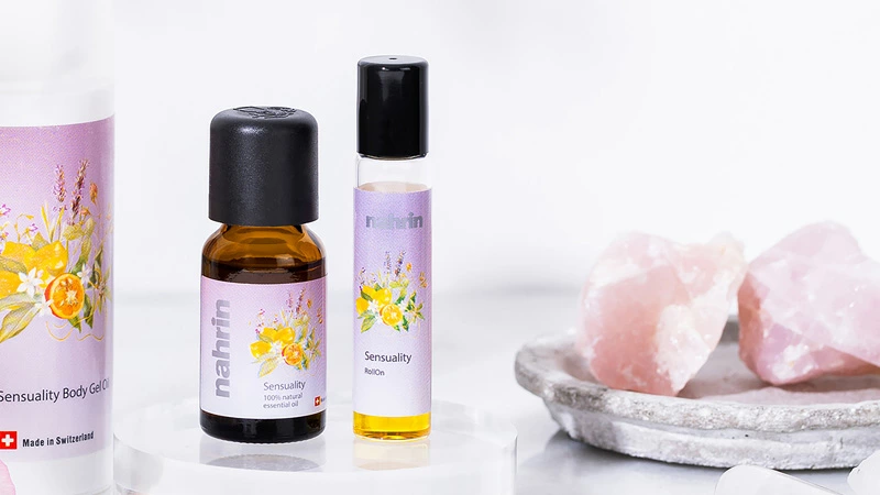 ロールオンアロマ nahrin ナリン センシュアル ロールオン 10mL 正規品 天然ハーブ 自然 ナチュラル 人工香料不使用 内なる美を引き出す 安らぎ 癒し アロマ 精油 香水 アロマオイル ネイルオイル 手首 デコルテ こめかみ 肩 頭 気分転換 リフレッシュ